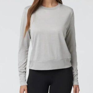 Vuori Daydream Long Sleeve Performance Crewneck in Light Heather Grey, Size L